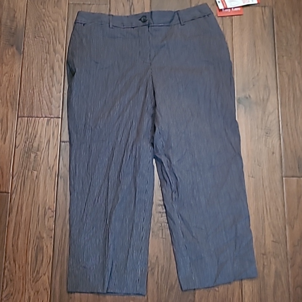 NWT Rafaella women's striped Cropped pants size 10